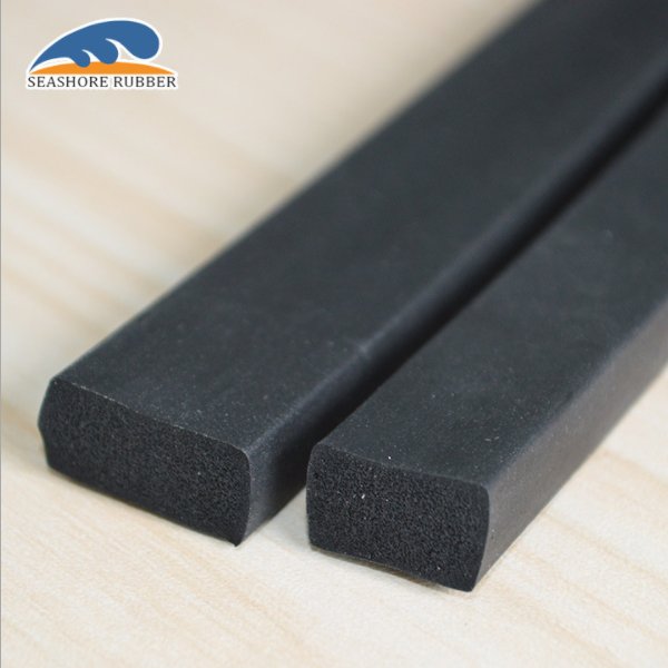 廠家供應三元乙丙矩形發(fā)泡密封條 建筑用密封膠條 30mm*16mm (1)